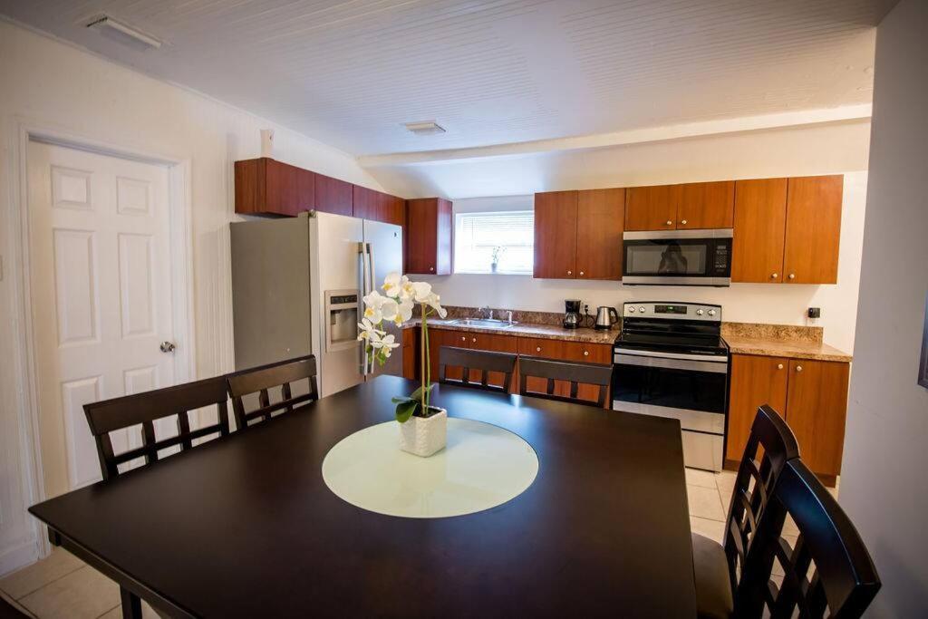 3 Bedroom Miami Home 15 Minutes To The Beach Dış mekan fotoğraf